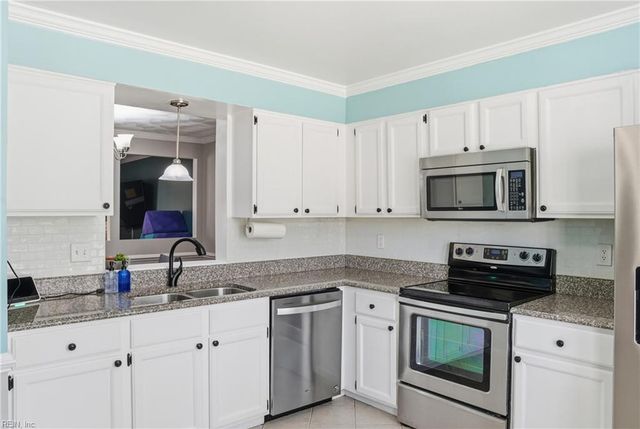 4626 Greenlaw DR, Virginia Beach, VA 23464