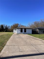 3848 Waldorf Street, Fort Worth, TX 76119