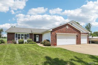 2 Stone Drive, Highland, IL 62249