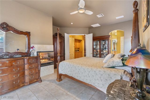 27 Via Paradiso Street, Henderson, NV 89011