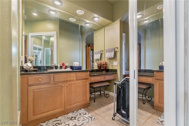 27 Via Paradiso Street, Henderson, NV 89011