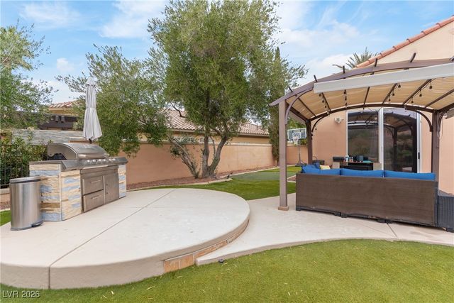 27 Via Paradiso Street, Henderson, NV 89011