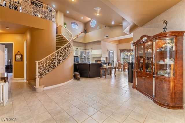 27 Via Paradiso Street, Henderson, NV 89011