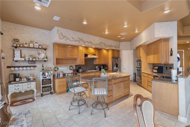 27 Via Paradiso Street, Henderson, NV 89011