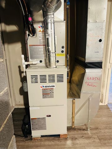 25704 Waldorf Street, Roseville, MI 48066