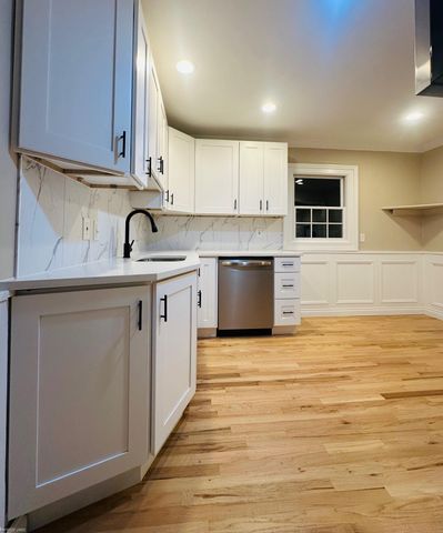 25704 Waldorf Street, Roseville, MI 48066