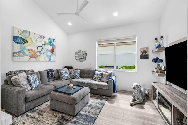 5455 NW 20th Avenue, Boca Raton, FL 33496