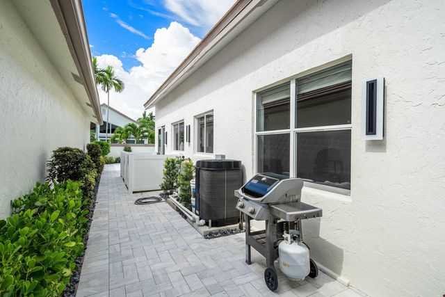 5455 NW 20th Avenue, Boca Raton, FL 33496