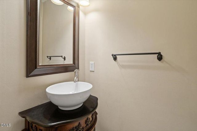 2847 Bedfordshire Court, Raleigh, NC 27604