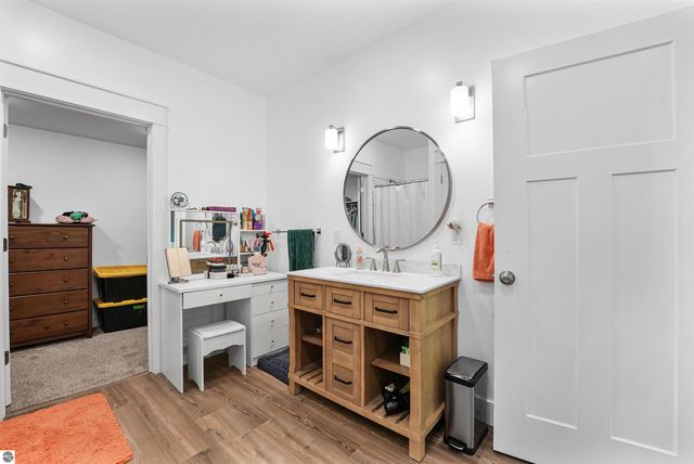 4360 Independence Drive, Suttons Bay, MI 49682