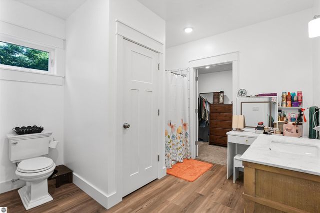 4360 Independence Drive, Suttons Bay, MI 49682