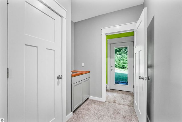 4360 Independence Drive, Suttons Bay, MI 49682