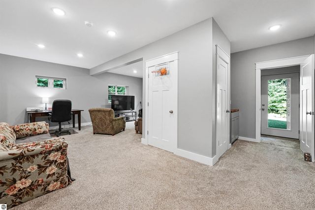 4360 Independence Drive, Suttons Bay, MI 49682