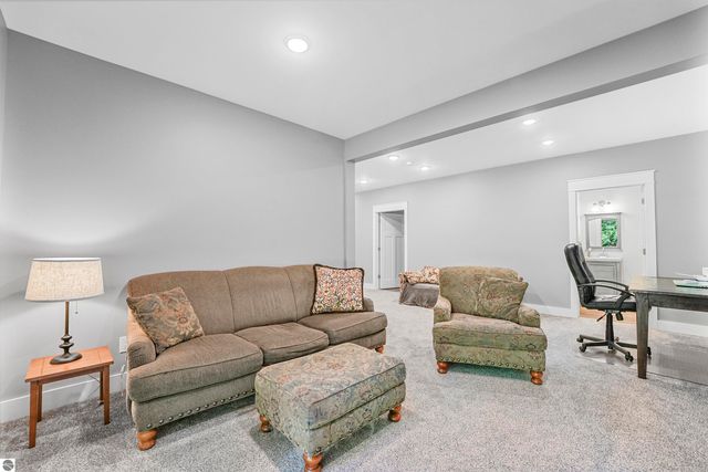 4360 Independence Drive, Suttons Bay, MI 49682