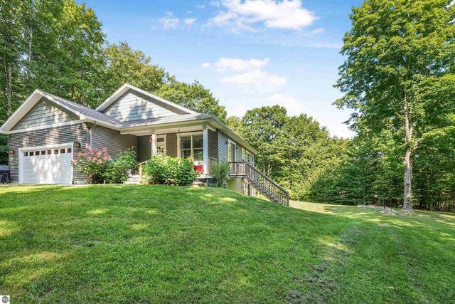 4360 Independence Drive, Suttons Bay, MI 49682