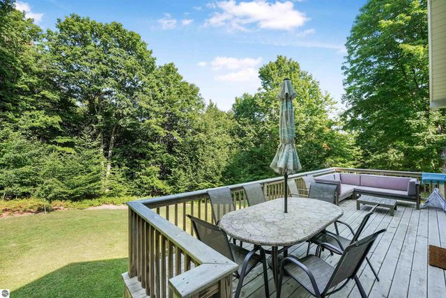 4360 Independence Drive, Suttons Bay, MI 49682