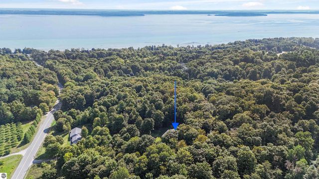 4360 Independence Drive, Suttons Bay, MI 49682