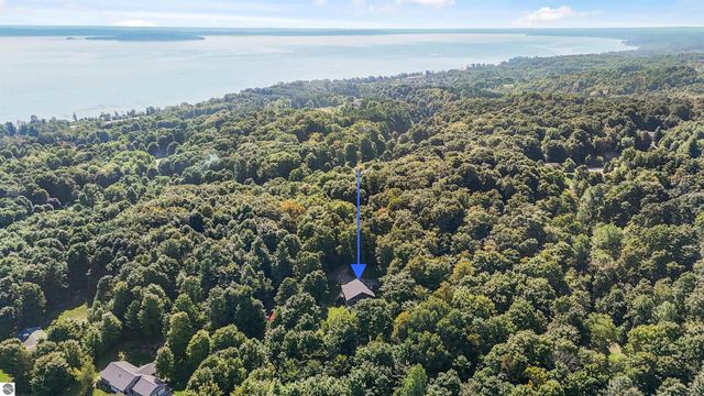 4360 Independence Drive, Suttons Bay, MI 49682