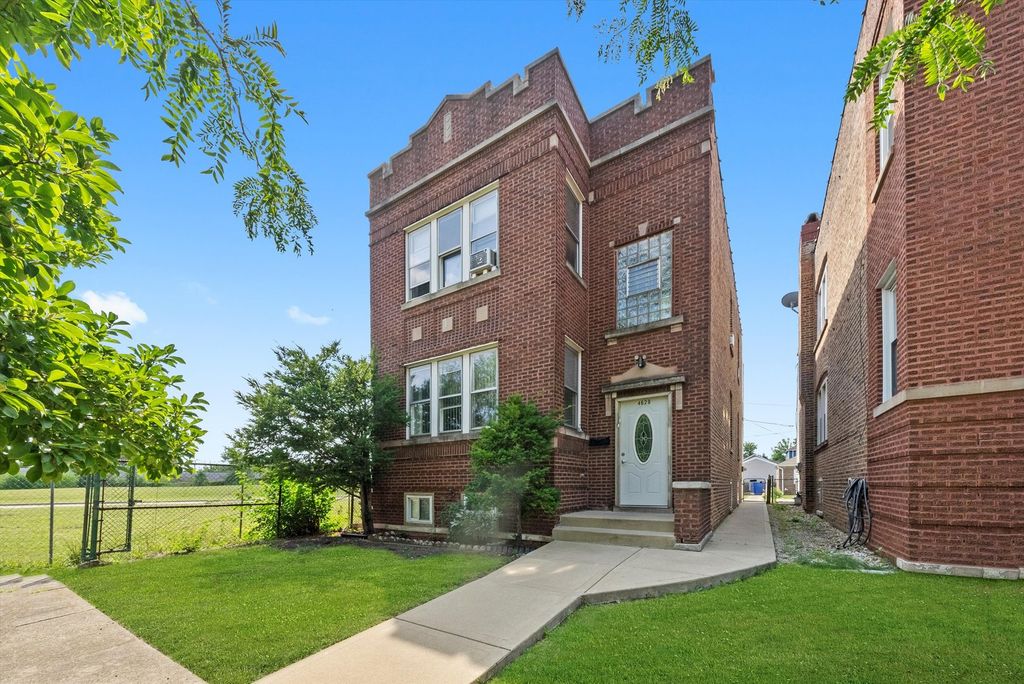 4629 W Parker Avenue, Chicago, IL 60639