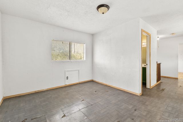 1222 W Harding, San Antonio, TX 78221