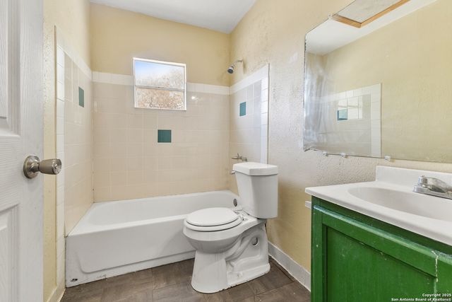 1222 W Harding, San Antonio, TX 78221