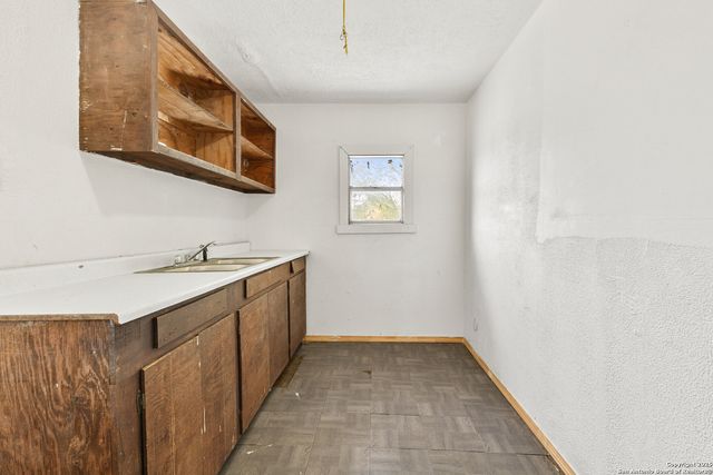 1222 W Harding, San Antonio, TX 78221