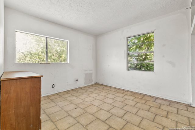 1222 W Harding, San Antonio, TX 78221