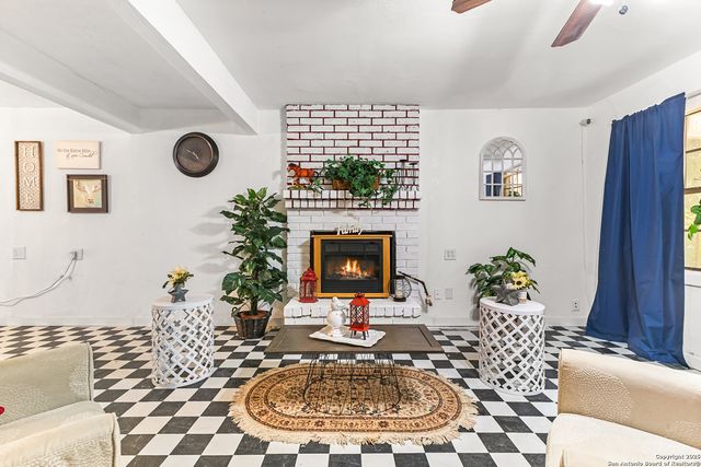 1222 W Harding, San Antonio, TX 78221