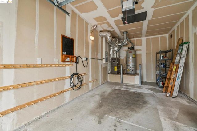 2761 2761 Martin Luther King Jr Ave, Richmond, CA 94804