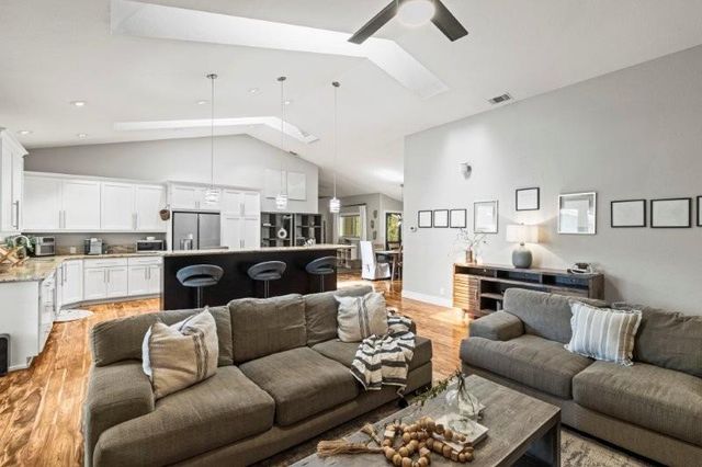 24740 Oro Valley Rd, Auburn, CA 95602