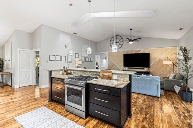 24740 Oro Valley Rd, Auburn, CA 95602