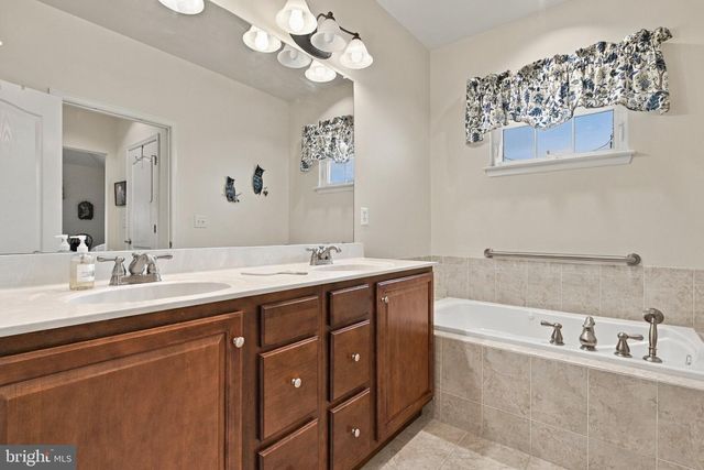 1925 SPEEDWELL RD, Lancaster, PA 17601