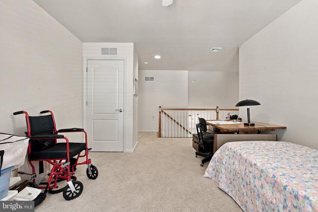 1925 SPEEDWELL RD, Lancaster, PA 17601