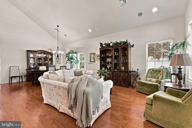 1925 SPEEDWELL RD, Lancaster, PA 17601