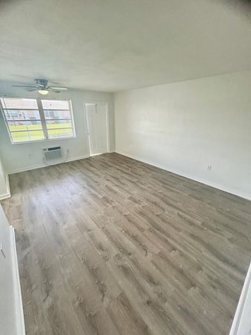 7624 PEMBROKE Road A, Miramar, FL 33023