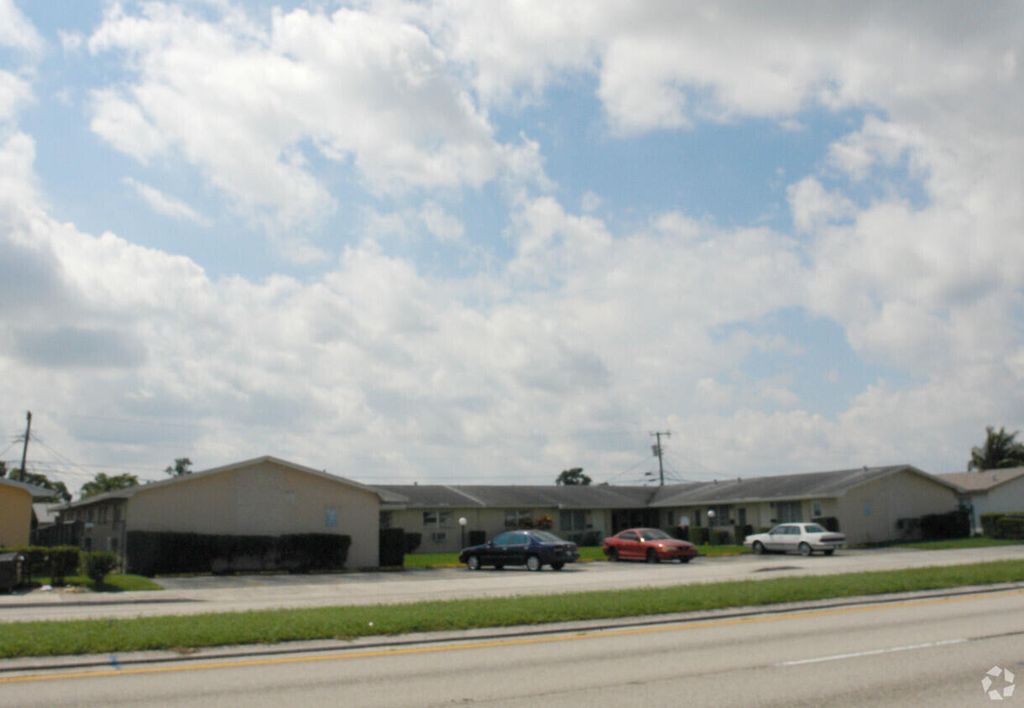 7624 PEMBROKE Road A, Miramar, FL 33023