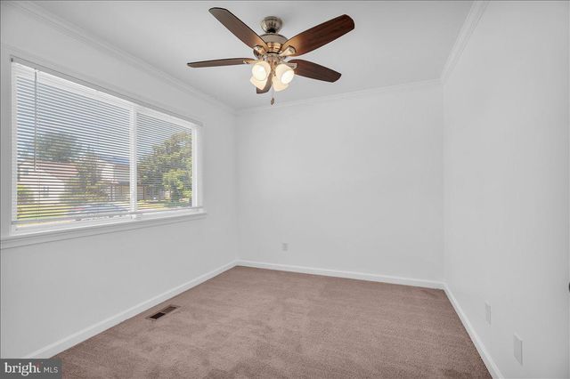 4 PEORIA LN, Sicklerville, NJ 08081
