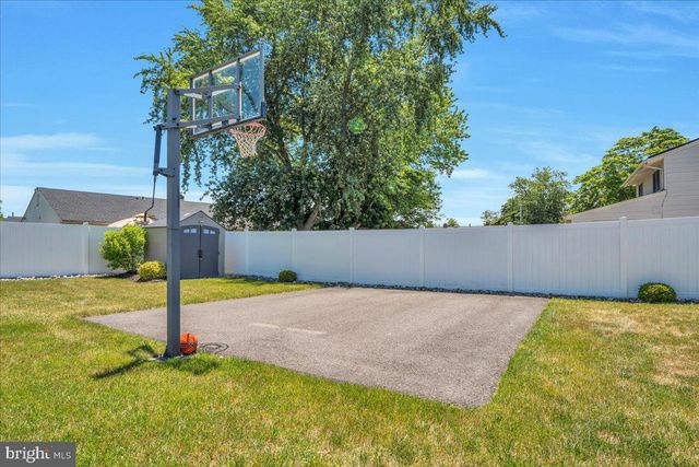 4 PEORIA LN, Sicklerville, NJ 08081