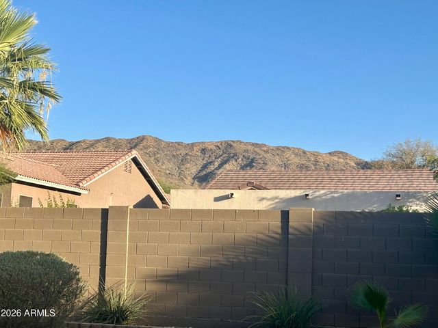 2621 W PIEDMONT Road, Phoenix, AZ 85041
