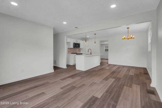 6200 Cooper Chapel Rd, Louisville, KY 40229