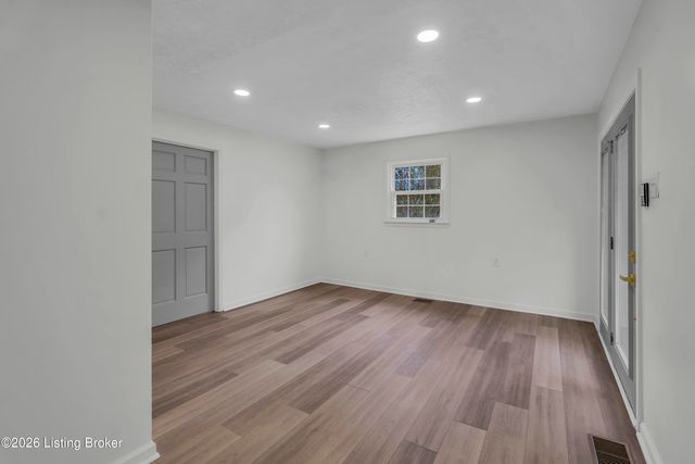 6200 Cooper Chapel Rd, Louisville, KY 40229