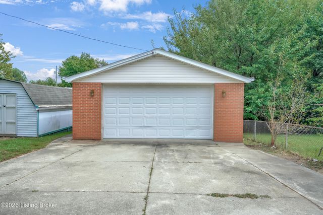 6200 Cooper Chapel Rd, Louisville, KY 40229