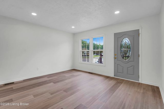 6200 Cooper Chapel Rd, Louisville, KY 40229