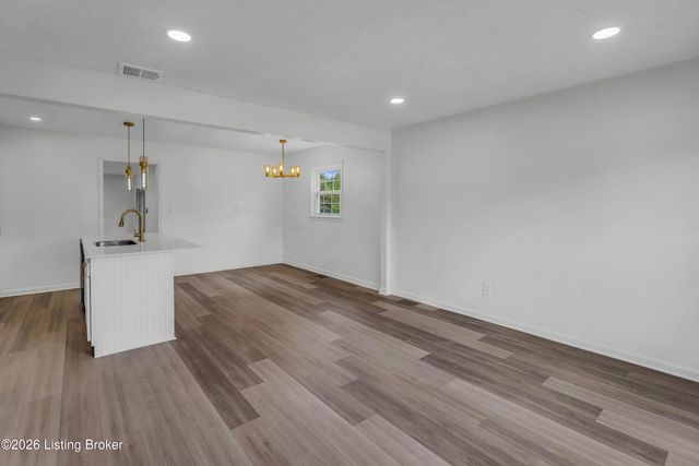 6200 Cooper Chapel Rd, Louisville, KY 40229