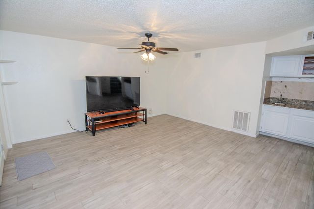 17647 Seven Pines Drive, Spring, TX 77379