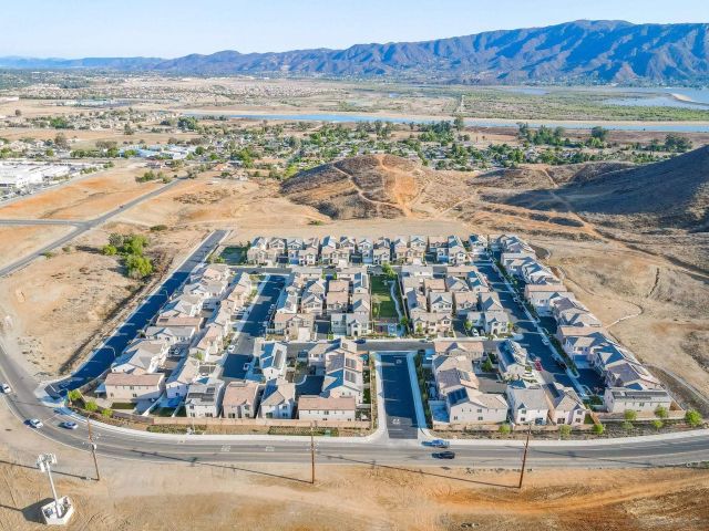 532 Enzo St 75, Lake Elsinore, CA 92530