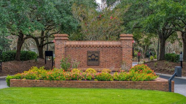 2461 Shadowcreek Court, North Charleston, SC 29406