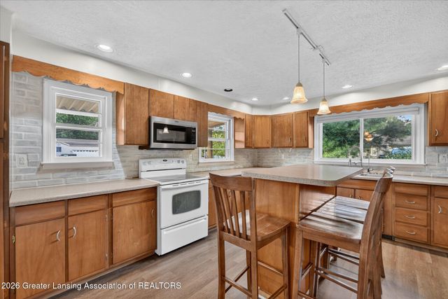 2115 Wabash Road, Lansing, MI 48910