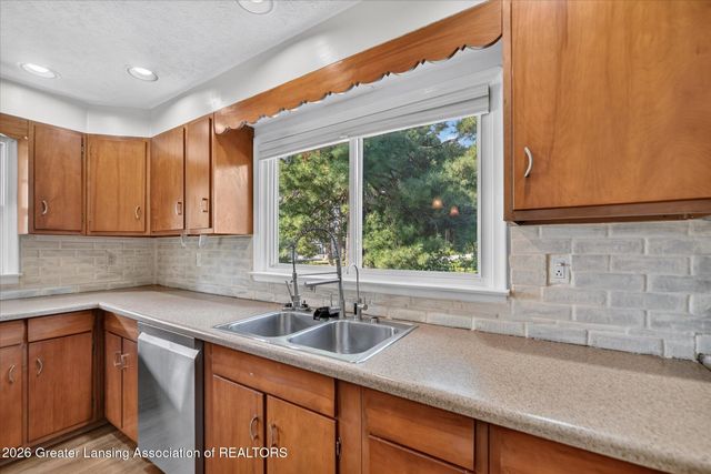 2115 Wabash Road, Lansing, MI 48910
