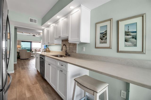 1555 TARPON CENTER DRIVE 214, Venice, FL 34285